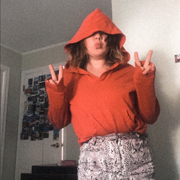 Super cute vintage sweatshirt - Picture 2 of 2